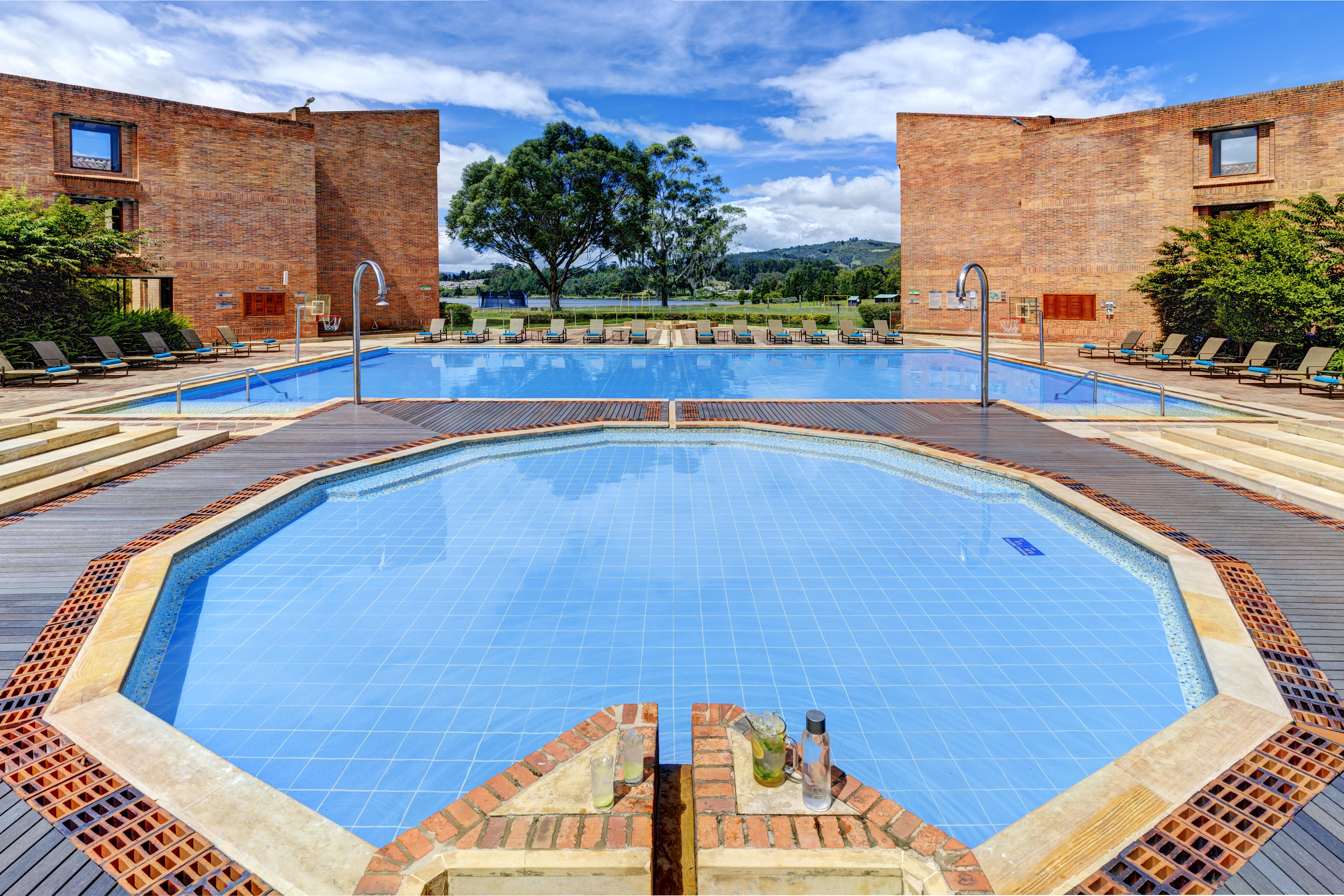 Estelar Paipa Hotel Spa & Y Centro De Convenciones Extérieur photo The swimming pool at the hotel