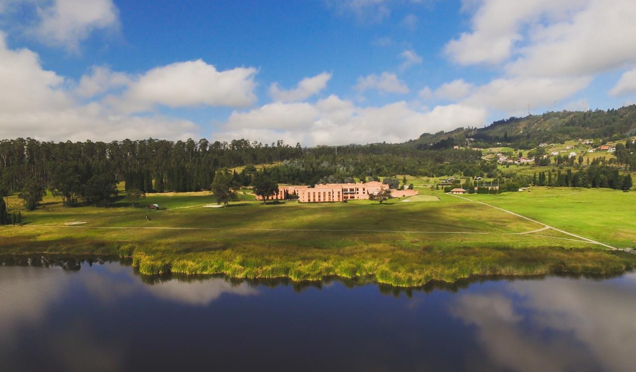 Estelar Paipa Hotel Spa & Y Centro De Convenciones Extérieur photo The 18th green at the 2015 U.S. Open