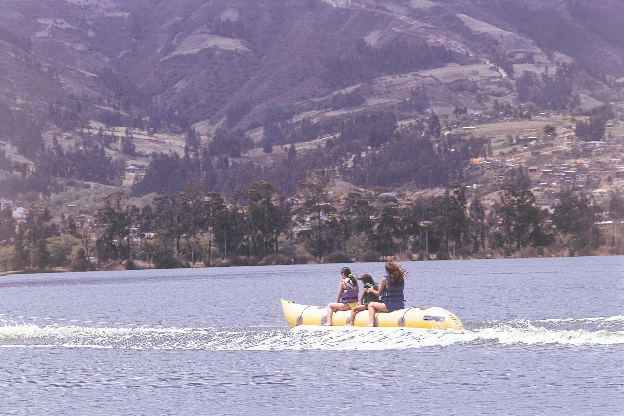 Estelar Paipa Hotel Spa & Y Centro De Convenciones Extérieur photo Boaters on the lake